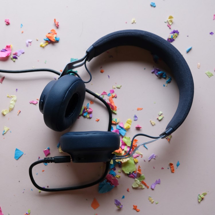 Kofphoerer als Symbolbild fuer Podcasting